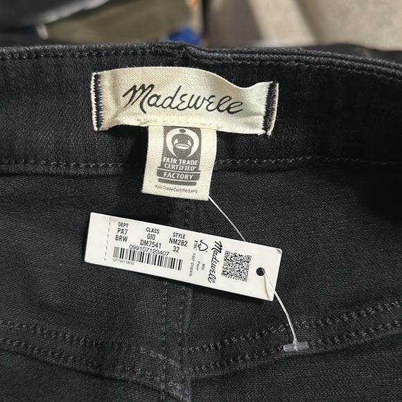 Madewell The Curvy Perfect Wide Leg Jean in Black Rinse Wash - Picture 10 of 14